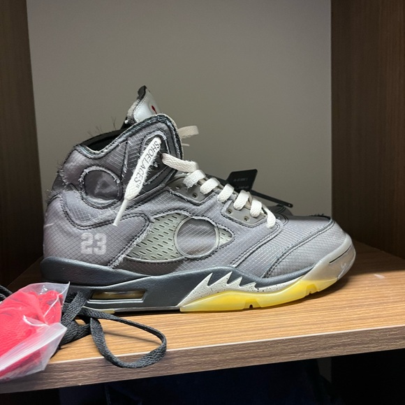 Off-white X Jordan 5 ‘muslin’ main image 9